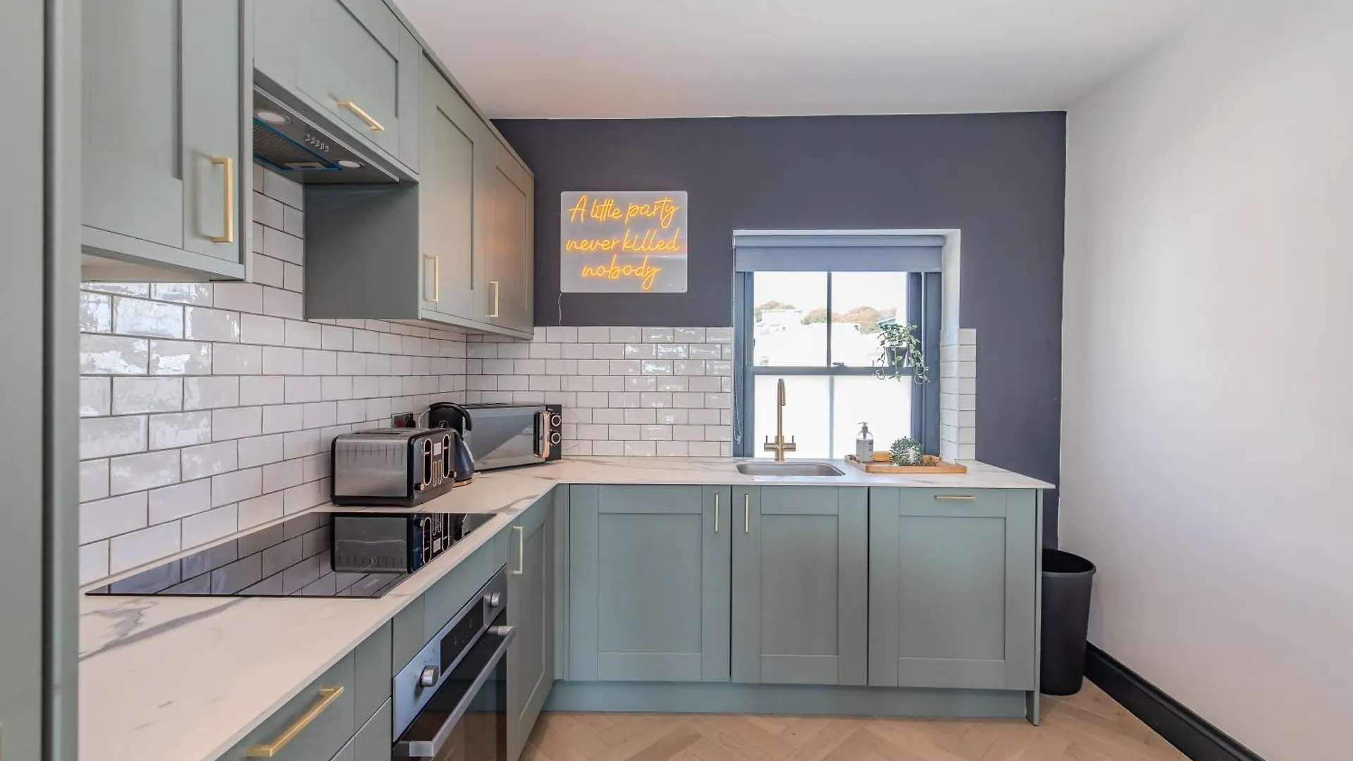 Beachside Bliss L 3 Bedroom Apartment By Brighton Beach