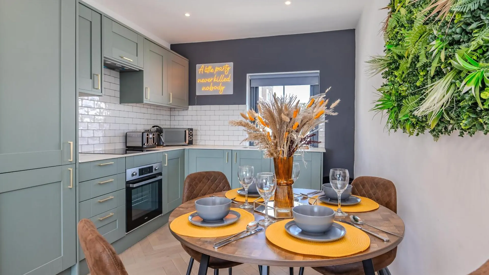 Beachside Bliss L 3 Bedroom Apartment By Brighton Beach